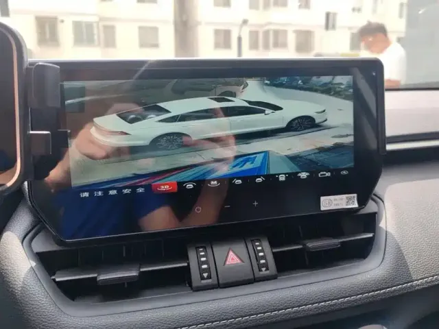 Toyota RAV4 — Фото автомобиля 13