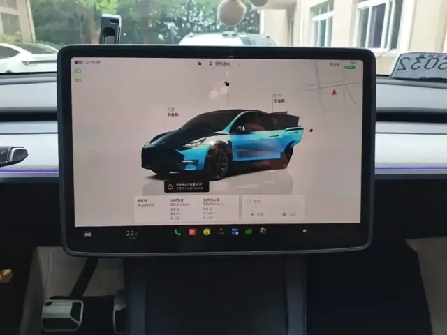 Tesla Model Y — Фото автомобиля 12