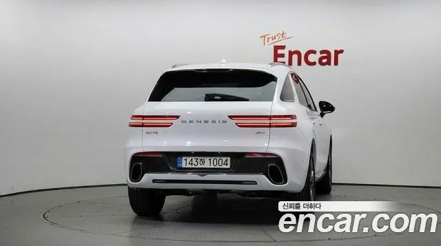 Genesis GV70 — Фото автомобиля 4