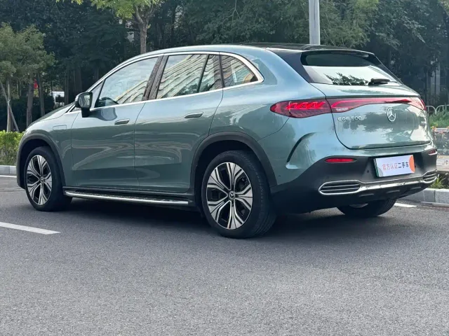 Mercedes-Benz EQE SUV — Фото автомобиля 4
