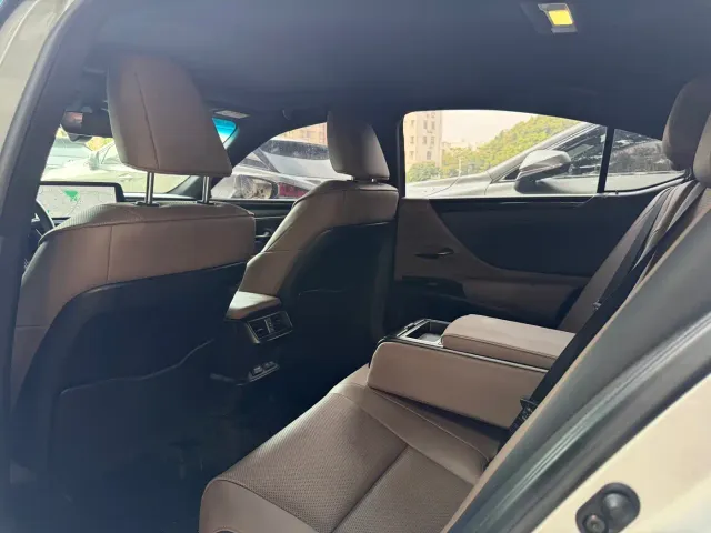 Lexus ES — Фото автомобиля 6
