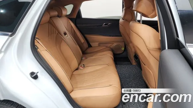 Genesis G80 Бензин 2.5 турбо 2WD — Фото автомобиля 10