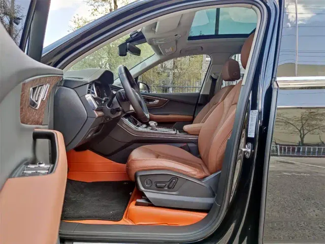 Audi Q7 — Фото автомобиля 7