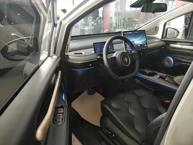 Baojun Cloud — Фото автомобиля 15