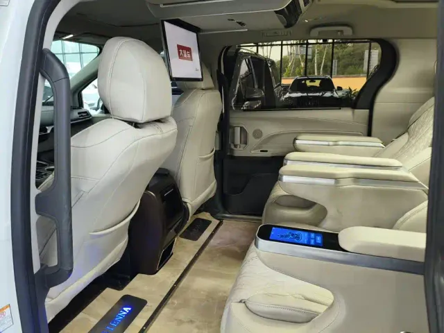 Toyota Sienna — Фото автомобиля 15