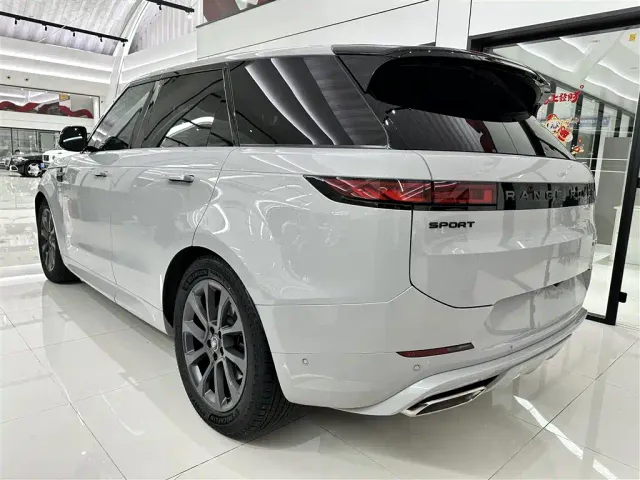 Land Rover Range Rover Sport — Фото автомобиля 20