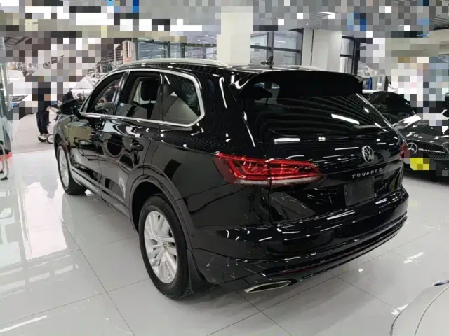 Volkswagen Touareg — Фото автомобиля 4