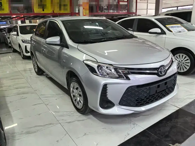Toyota Vios FS — Фото автомобиля 3