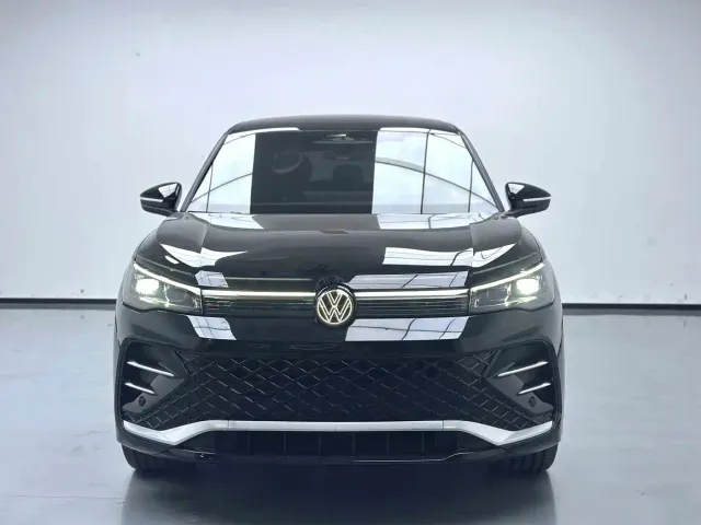 Volkswagen Tiguan L — Фото автомобиля 2