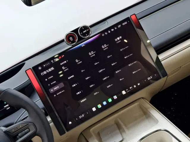 Xiaomi SU7 — Фото автомобиля 17