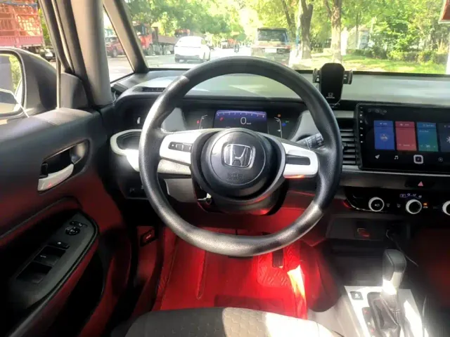 Honda Fit — Фото автомобиля 10