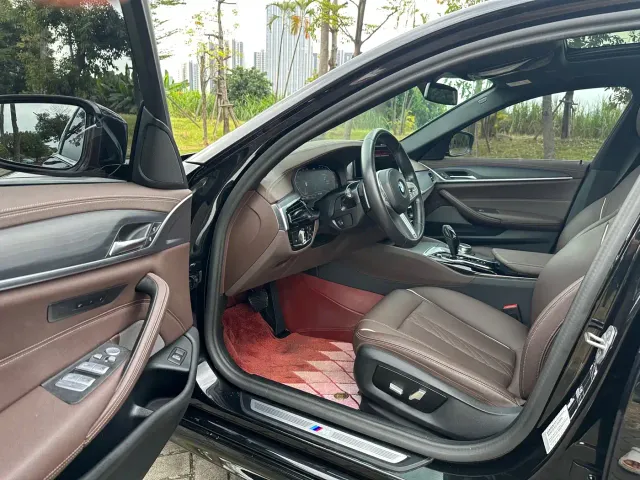 BMW 5 Series — Фото автомобиля 4