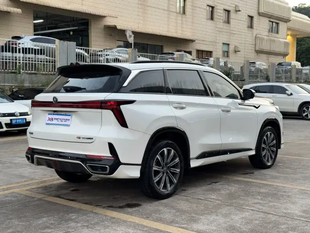 Changan CS75 Plus — Фото автомобиля 16