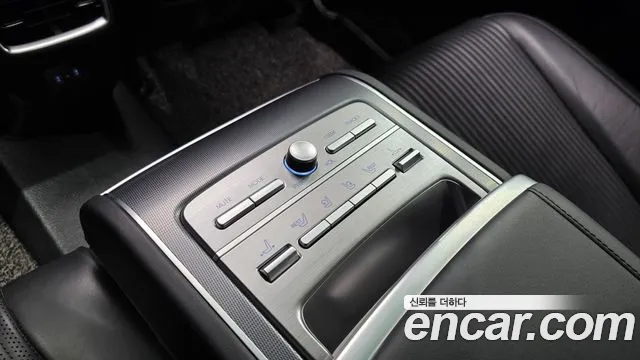 Hyundai Grandeur Grandeur (GN7) 2.5 Бензин 2WD — Фото автомобиля 20