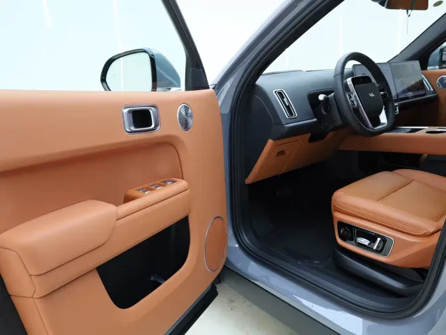 Li Auto L7 — Фото автомобиля 21