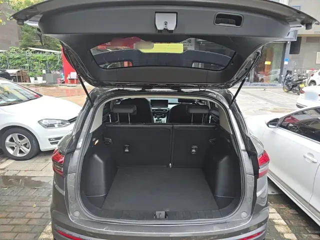 Geely Binyue — Фото автомобиля 18