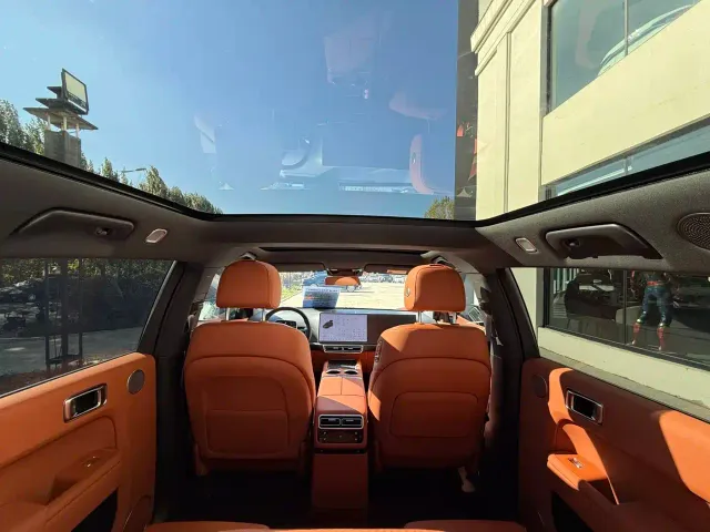 Li Auto L7 — Фото автомобиля 12