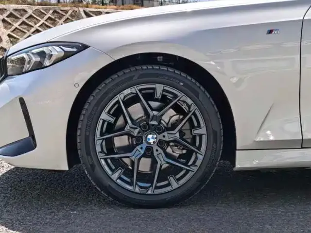 BMW 3 Series — Фото автомобиля 6