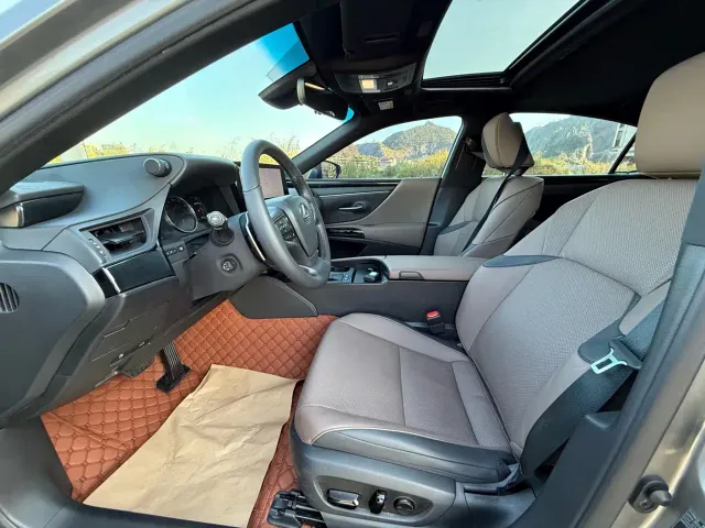 Lexus ES — Фото автомобиля 4