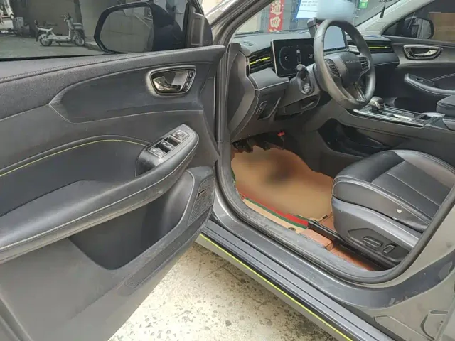 Roewe RX5 — Фото автомобиля 15