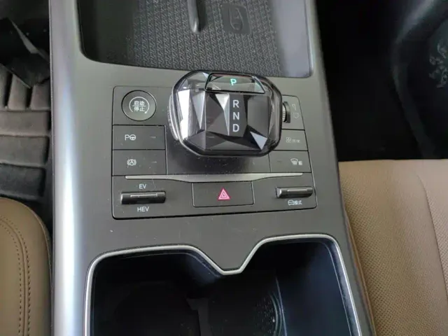BYD Song Pro — Фото автомобиля 16