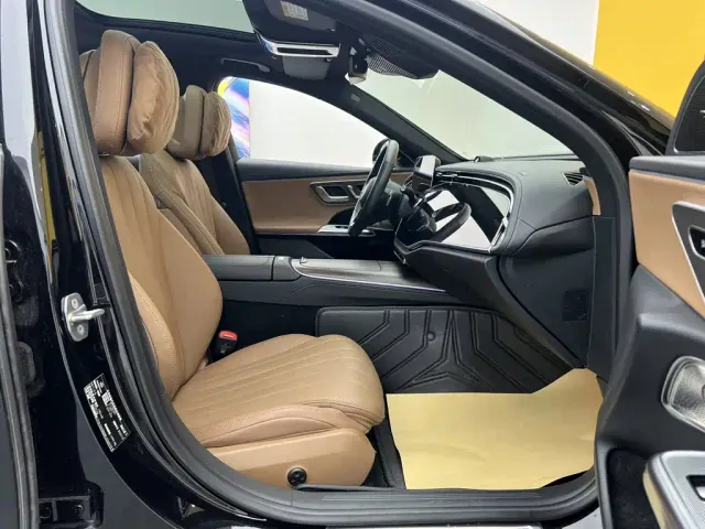 Mercedes-Benz E-Class — Фото автомобиля 13