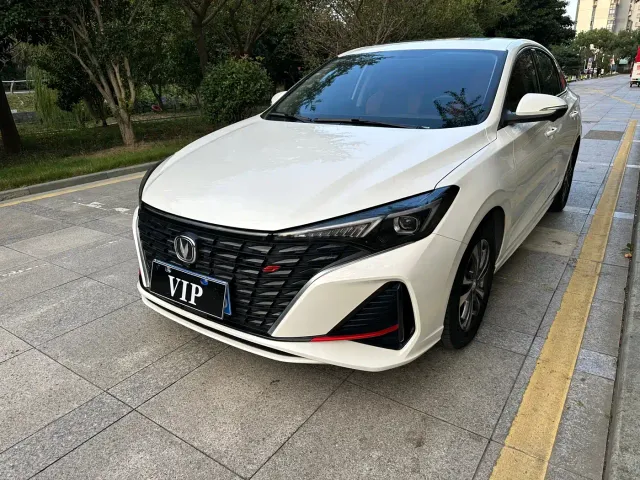 Changan Eado — Фото автомобиля 2