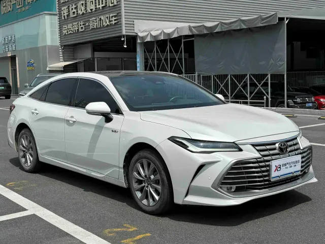 Toyota Avalon — Фото автомобиля 3