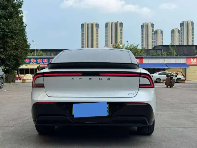 Xpeng P7+ — Фото автомобиля 8