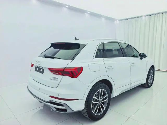 Audi Q3 — Фото автомобиля 4