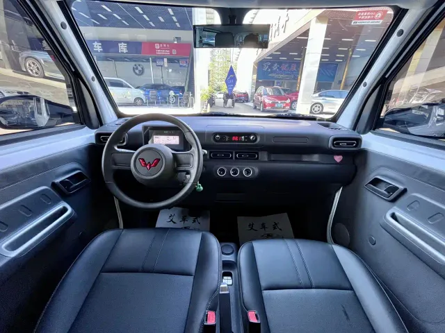 Wuling Zhiguang NEV — Фото автомобиля 5