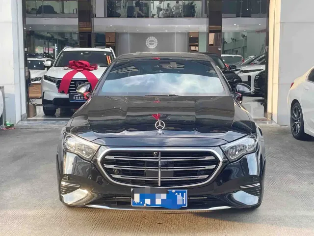 Mercedes-Benz E-Class — Фото автомобиля 2