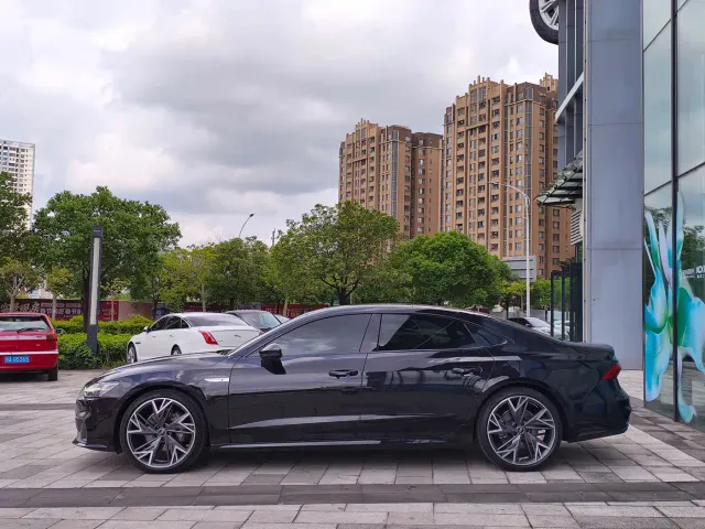 Audi A7L — Фото автомобиля 7