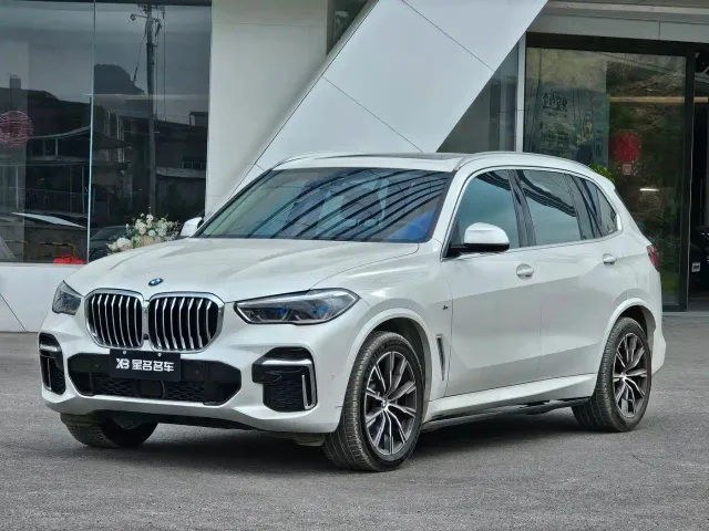 Фотография автомобиля — BMW X5