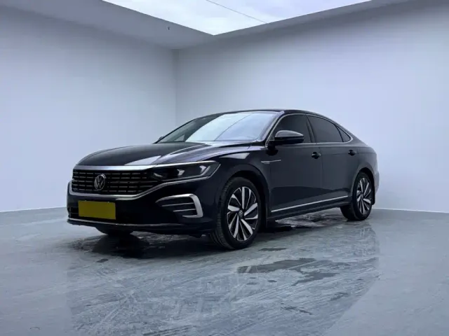 Фотография автомобиля — Volkswagen Passat