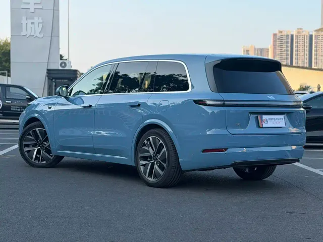 Li Auto L9 — Фото автомобиля 4