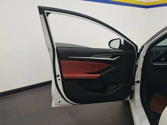 Changan Eado — Фото автомобиля 7