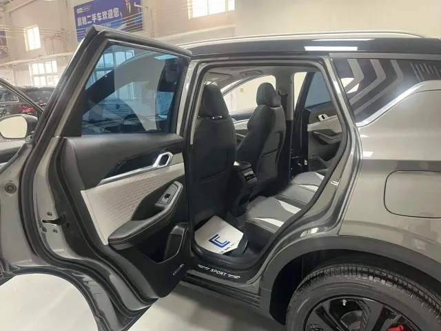 Geely Binyue — Фото автомобиля 10