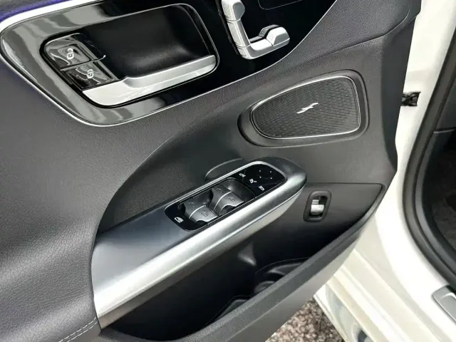 Mercedes-Benz C-Class — Фото автомобиля 7