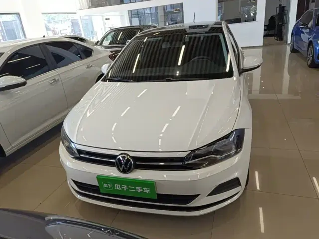 Volkswagen Polo — Фото автомобиля 2