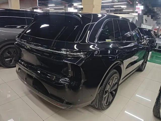 Li Auto L6 — Фото автомобиля 6