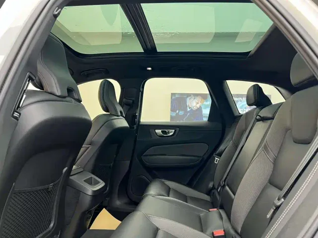 Volvo XC60 — Фото автомобиля 14