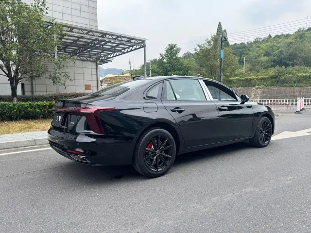 Hongqi H5 — Фото автомобиля 5