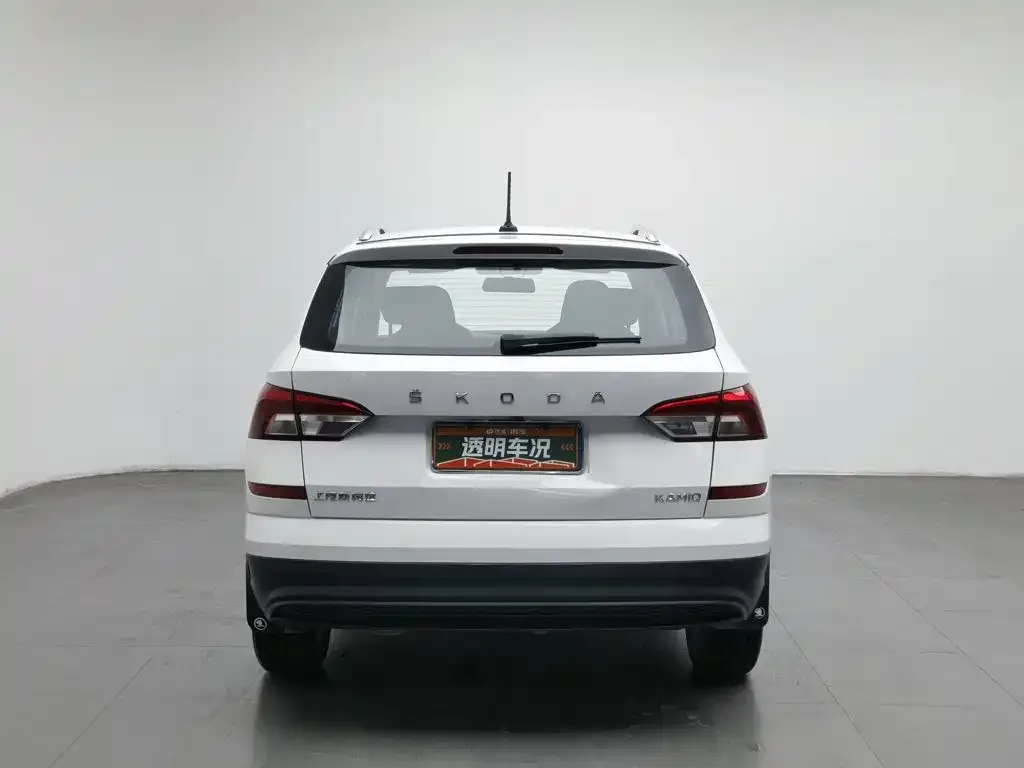 Škoda Kamiq 2021 1.5L Manual Standard — Фото автомобиля 4