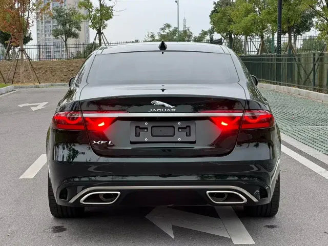 Jaguar XFL — Фото автомобиля 8