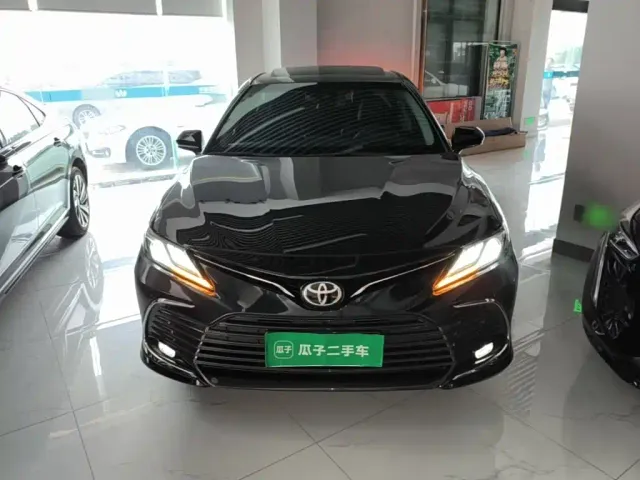 Toyota Camry — Фото автомобиля 2