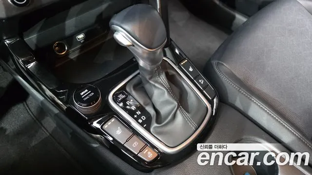 Kia Seltos — Фото автомобиля 2