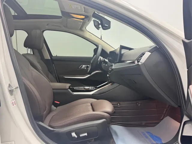 BMW 3 Series — Фото автомобиля 11