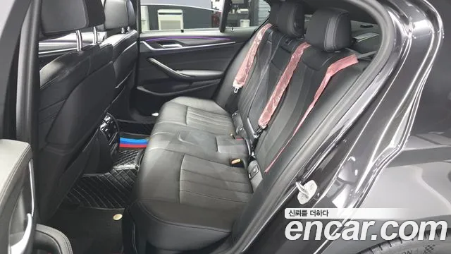 BMW 5 Series G30 — Фото автомобиля 26
