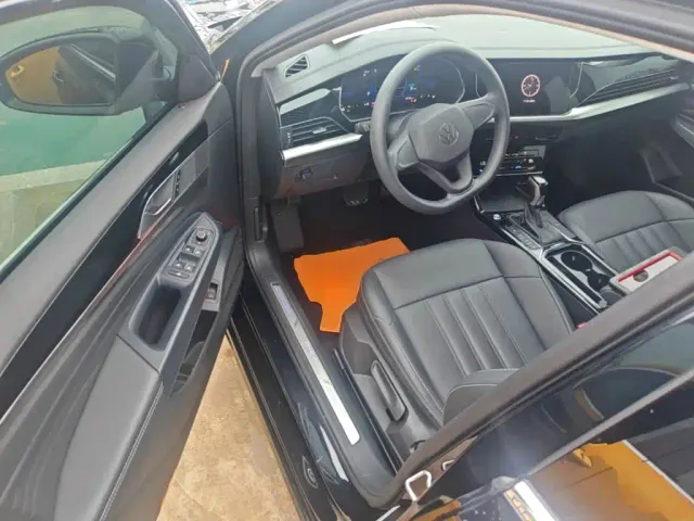 Volkswagen Passat — Фото автомобиля 15